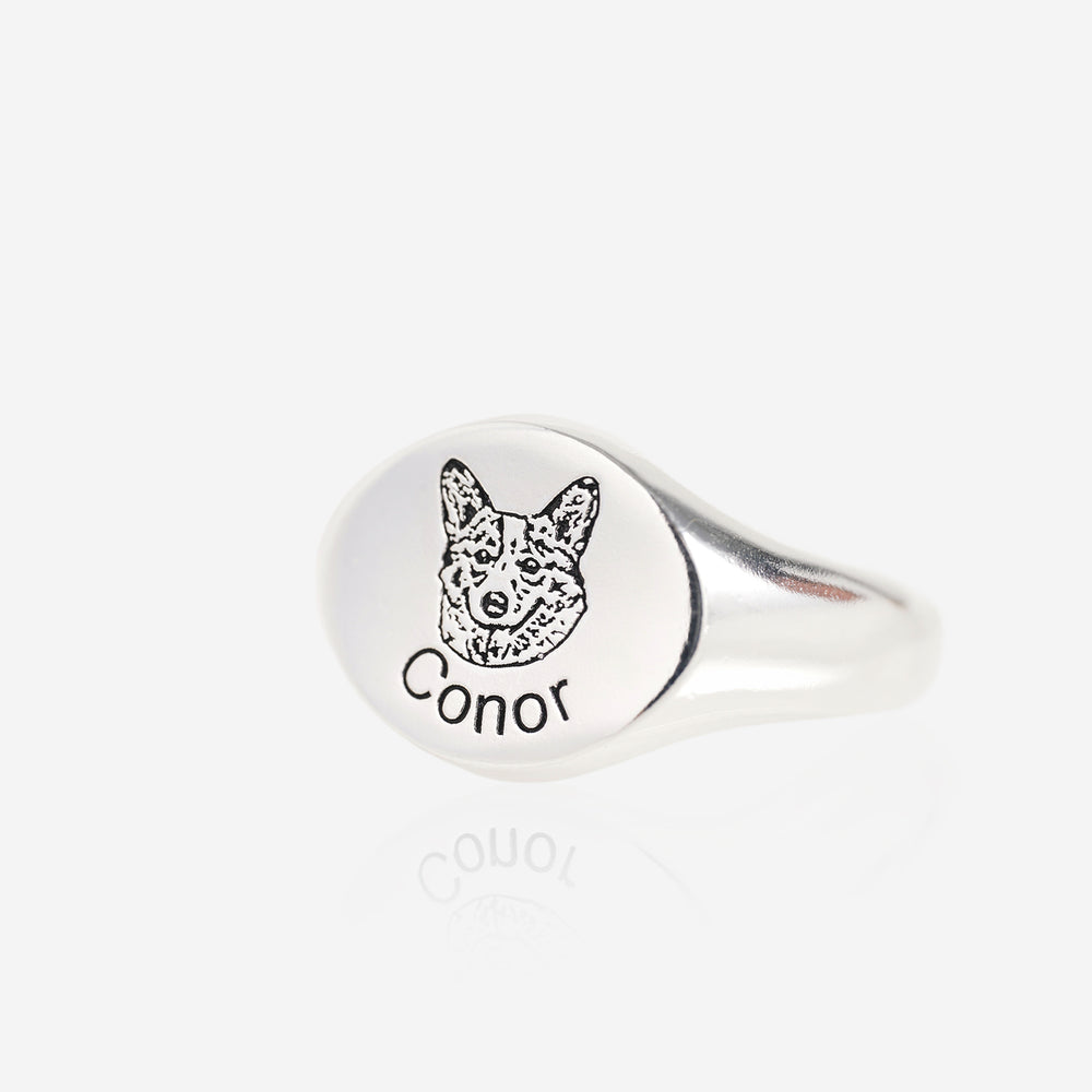 iPetprints Dog Face Ring featuring a detailed engraving of a dog's face with the name Conor