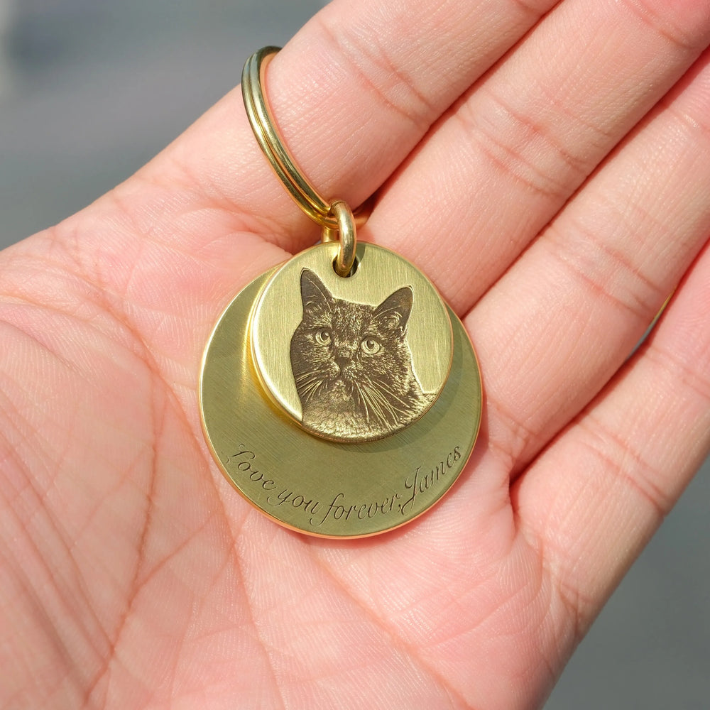 Personalized laser-engraved copper pet photo keyring with relief design